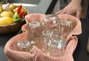 How to sterilise jars